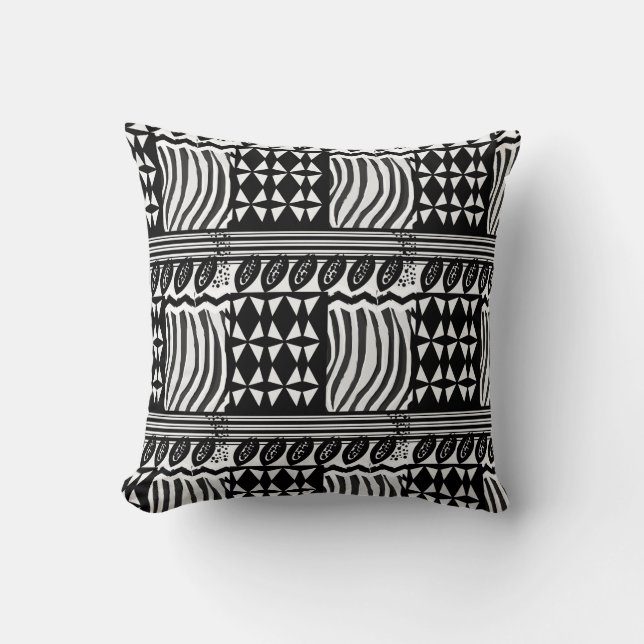 Coussin Motif Africain-Inspiré noir et blanc par KCS (Recto)