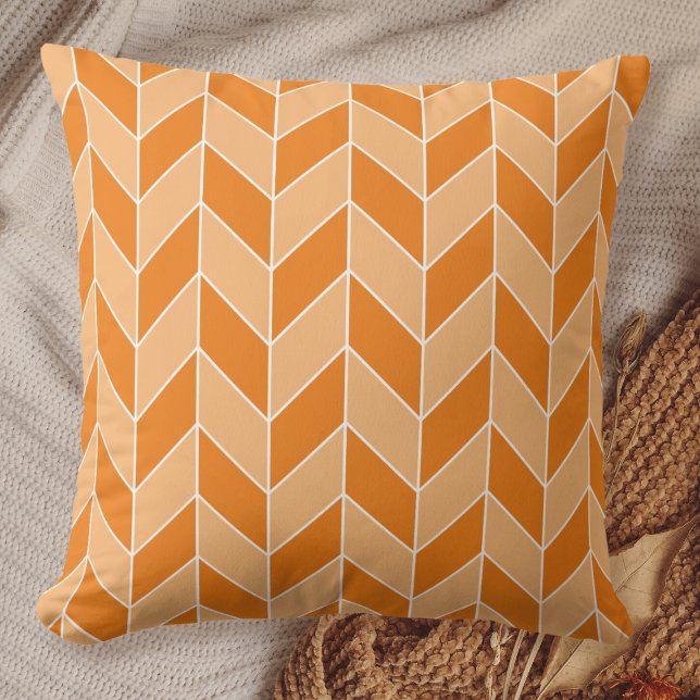 Coussin Motif chevron en os de herringbone orange moderne  (Créateur téléchargé)