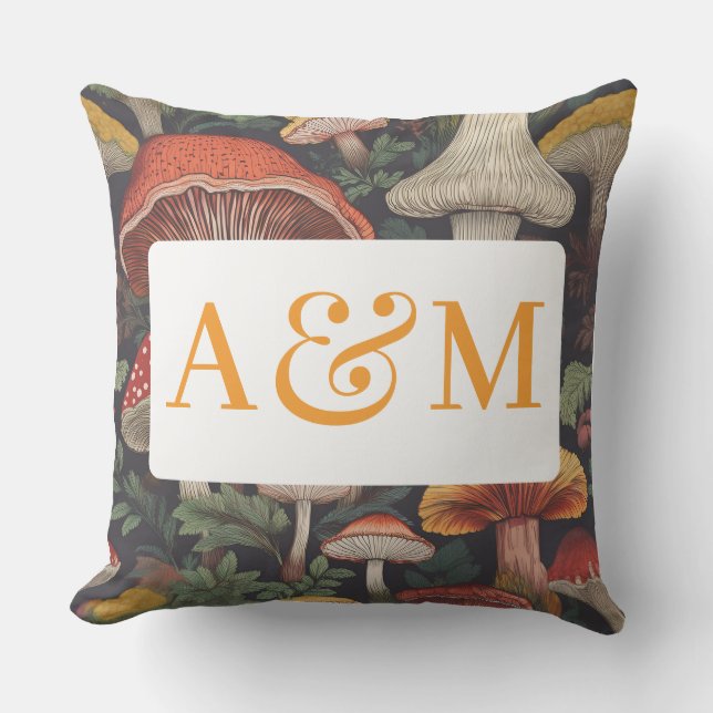Coussin Motif de champignon Whimsical avec double monogram (Recto)