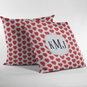 Coussin Motif de coeur de Monogramme rouge personnalisé