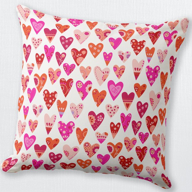 Coussin Motif de coeur Rouge rose moderne (Scandinavian heart pattern red pink and white throw pillow)
