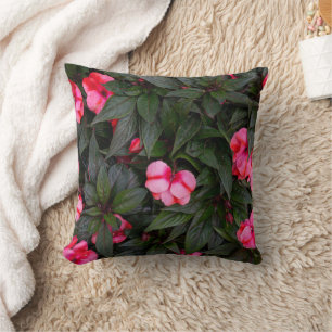Coussin Motif de fleurs d'impatiens de Nouvelle-Guinée ros