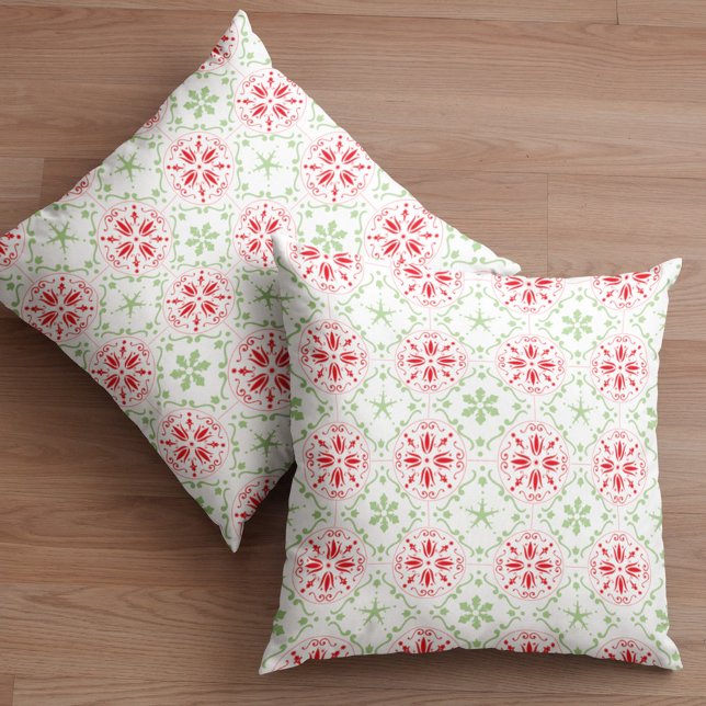 Coussin Motif de flocon de neige rouge et vert simple (Simple red and green snowflake pattern throw pillow)