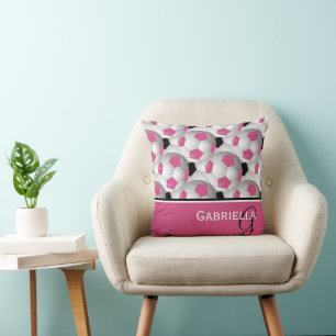 Coussin Motif de football noir rose Monogramme