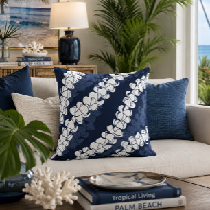 Coussin Motif de Lei Puakenikeni Hawaïen Moderne Navy
