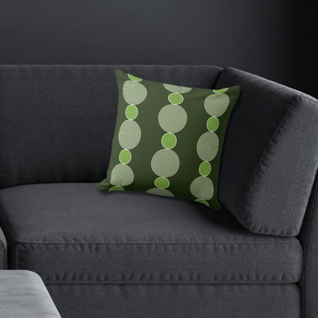 Coussin Motif de ligne circulaire verte régulière (Green Pillow on Anthracite Couch)
