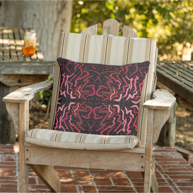 Coussin Motif de points roses et rouges et de gribouillis  (Chaise)