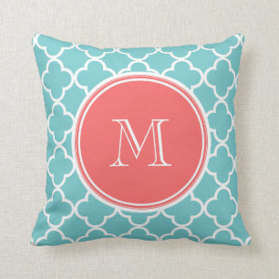 Coussin Motif de Quatrefoil turquoise, Monogramme de Corai