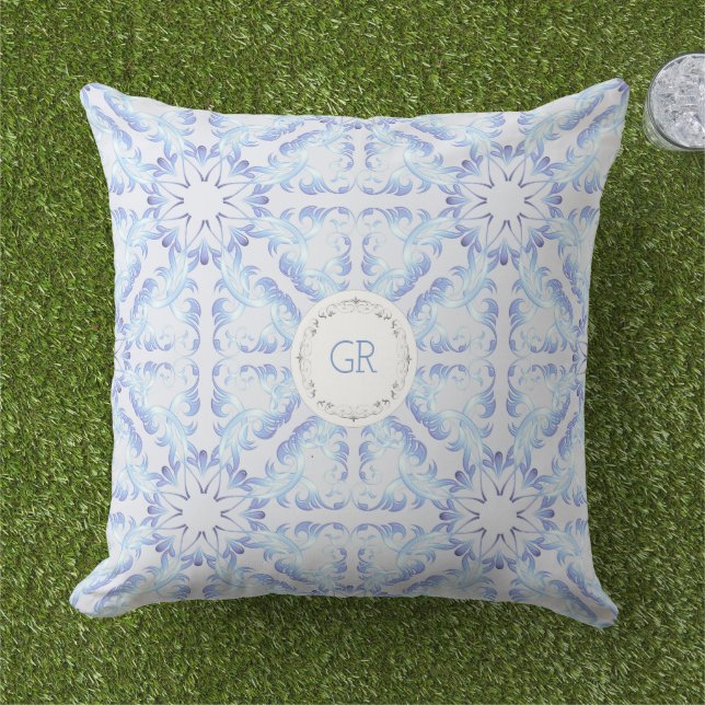 Coussin Motif de style baroque.Motif de Noël. Monogramme. (Herbe)
