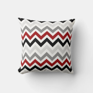 Coussin Motif de zigzag gris noir rouge foncé de Chevron