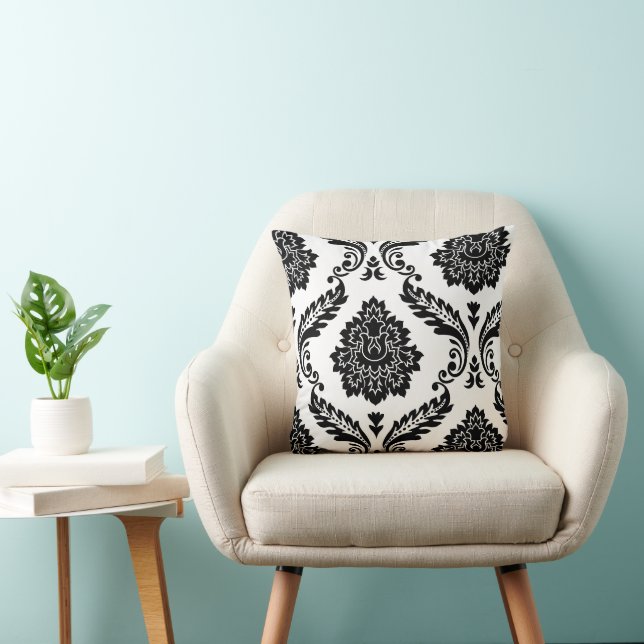 Coussin Motif décalé en Damas rococo noir sur blanc (Chaise)