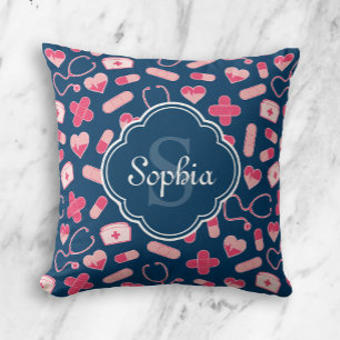 Coussin Motif d'infirmière rose et bleu avec monogramme