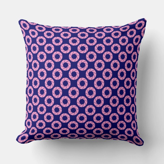 Coussin Motif d'ouverture - Rose sur Deep Navy (Recto)