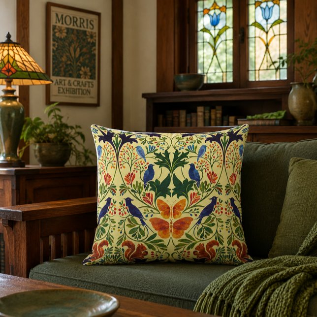 Coussin Motif Écureuils Oiseaux & Papillons (Créateur téléchargé)