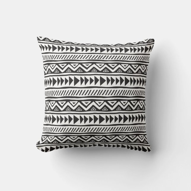 Coussin Motif Ethnique Africain Noir Et Blanc (Recto)