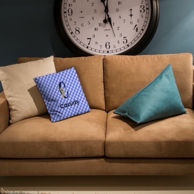 Coussin Motif fleur aquarelle monogramme gingham bleu (Créateur téléchargé)