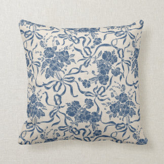 Coussin Motif floral en ivoire vintage moderne chic de
