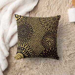 Coussin Motif floral ethnique noir et or vintage