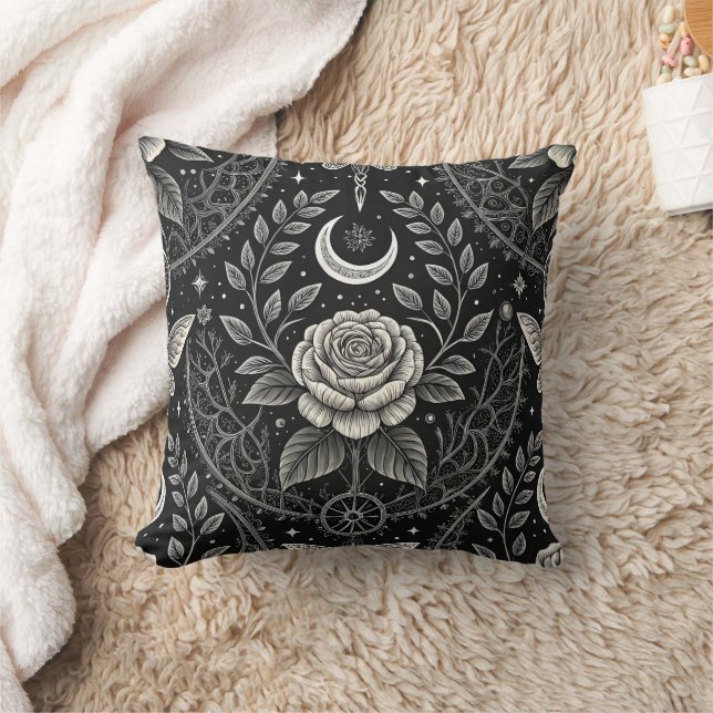 Coussin Motif floral papillon gothique (4) (Couverture)
