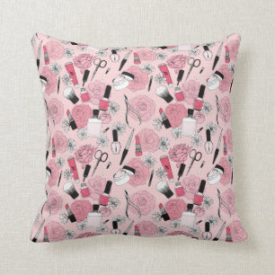 Coussin Motif floral rose de produits de beauté