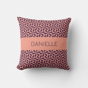 Coussin motif floral rose violet moderne