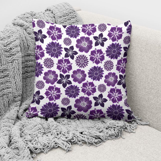 Coussin Motif floral violet élégant (Créateur téléchargé)