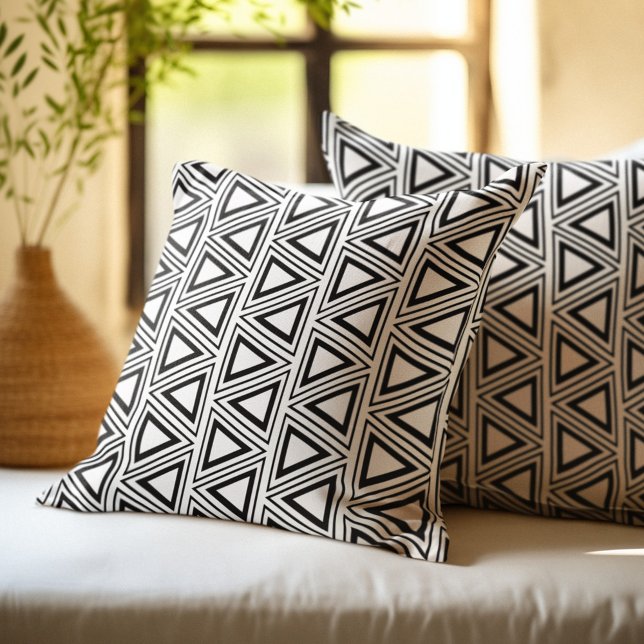 Coussin Motif géométrique triangulaire noir et blanc (Créateur téléchargé)