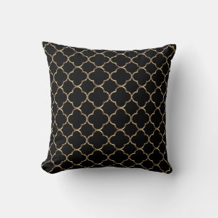 Coussin Motif Gold Quatrefoil sur un Arrière - plan noir