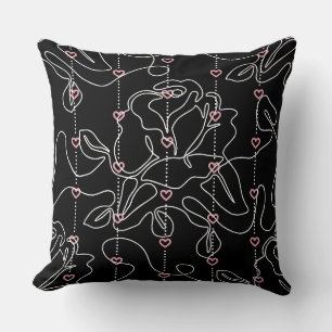 Coussin Motif graphique de rose blanche et de cœur rose