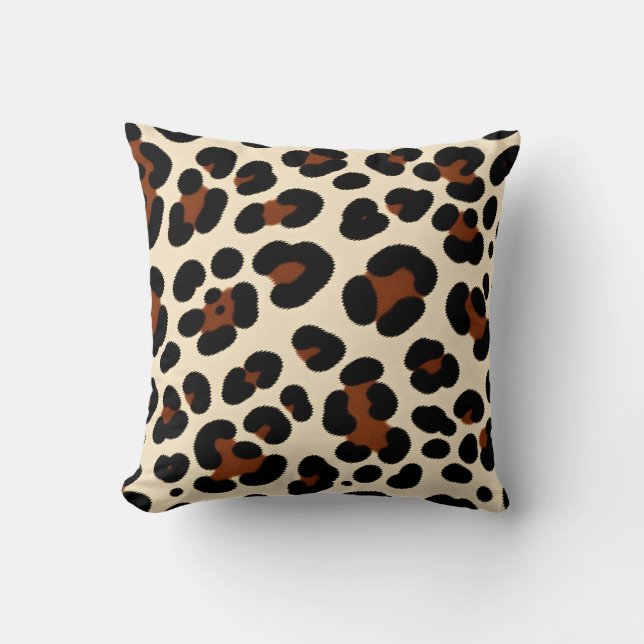 coussin motif léopard. (Recto)