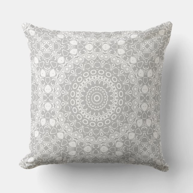 Coussin Motif Mandala Argent Élégant (Recto)