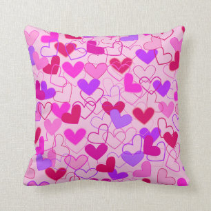 Coussin Motif mignon fille rose pourpre et coeur rouge