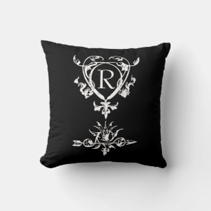 Coussin Motif Monogramme Gothique Coeur Et Flèche