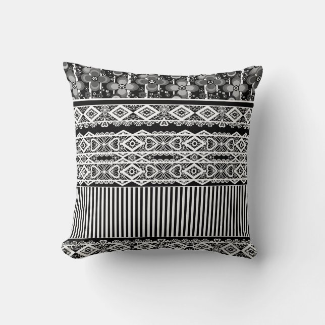 Coussin Motif noir et blanc avec dentelle et patchwork (Recto)