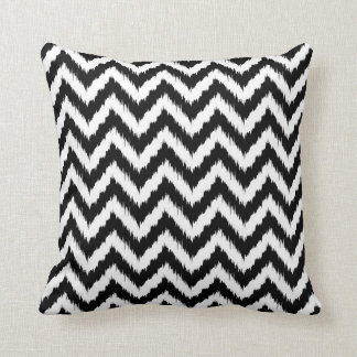 Coussin Motif noir et blanc de Chevron Ikat
