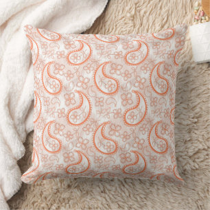 Coussin Motif paisley monochrome beige blanc orange.