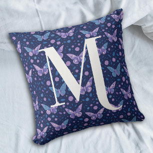 Coussin Motif Papillon violet avec monogramme gras