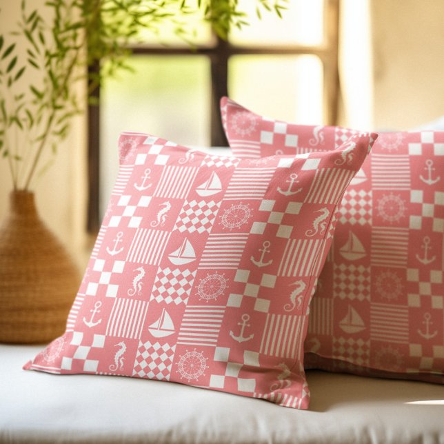 Coussin Motif patchwork nautique rose (Créateur téléchargé)