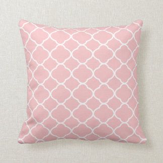 Coussin Motif Quatrefoil blanc rose pâle