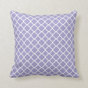 Coussin Motif Quatrefoil de couleur violette