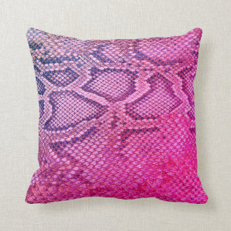 Coussin motif rose Snakeskin