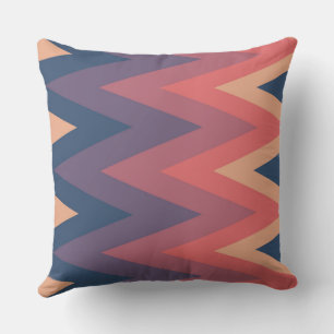 Coussin motif rose, violet et bleu chevron