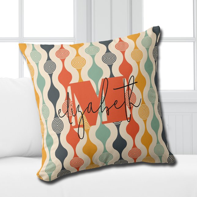 Coussin Motif Super rétro (Personalized or leave customization blank to remove monogram.)