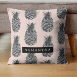 Coussin Motif Tropical Grey & Rose Ananas Avec Nom<br><div class="desc">Motif Tropical Grey & Rose Ananas Avec Nom</div>