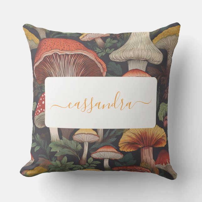 Coussin Motif Whimsical Botanical Mushroom avec nom (Recto)