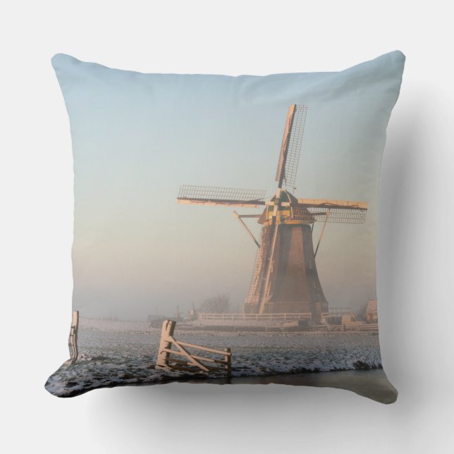 Coussin Moulin à vent dans la neige au carreau de lever de (Recto)