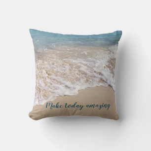 Coussin mousse de mer mousseuse sur la plage avec citation