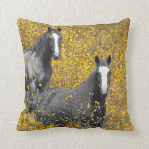 Coussin Moutarde et chevaux