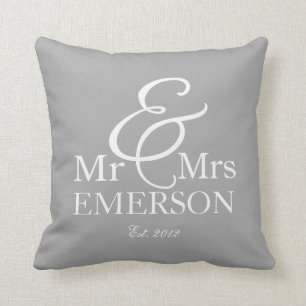 Coussin « Mr & Mrs » personnalisé gris et blanc