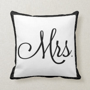 Coussin "Mrs" noir & blanc, personnalisé sur le do